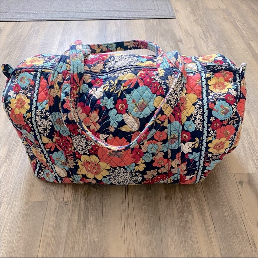 Vera Bradley Large Duffle Happy Snails pattern